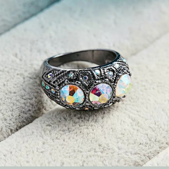 New Aurora Borealis Black Gold Ring. - Picture 2 of 2